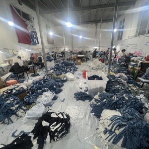 鲜衣服饰加工厂