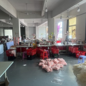 金平区谜萱童装厂