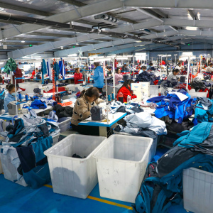 宁波海曙顺通服饰有限公司