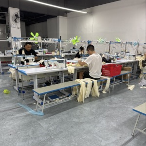 泓万服饰，元泰分厂