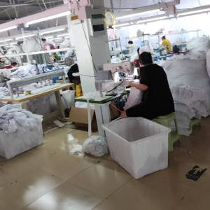 灌云县鼎艺服装厂