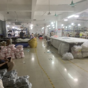 广州市连晟服饰有限公司