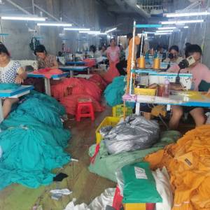 巴马衣美思服装加工厂