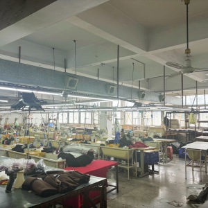 汕头市龙湖区志成时装厂