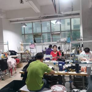 佰淼依衫服饰公司