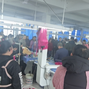 靖江市瑞鹏服饰有限公司