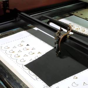 中原压折烧花厂