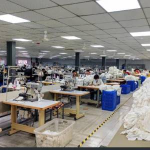 小伍衣服加工厂