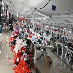 成都央庆洛蓉服饰有限责任公司