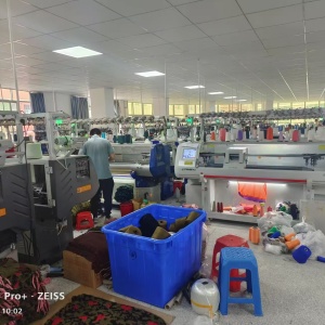 绮萝毛织时装厂