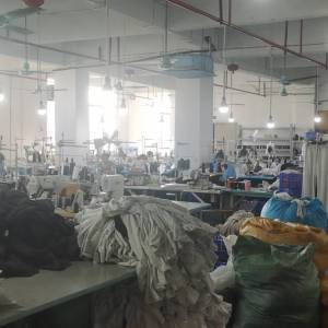 诗乐妍服装厂家