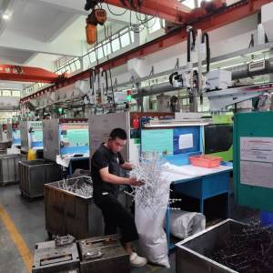 广州海鹏服饰有限公司