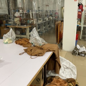 鸿发服装加工厂