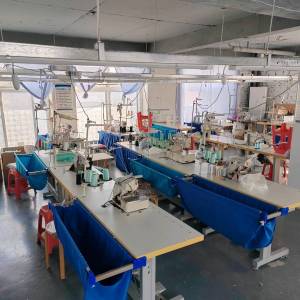 金普新区三十里堡锦鹏服装加工厂