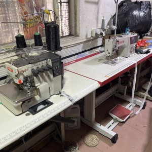 妍妍服装加工厂