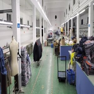 洛阳市新假日服饰有限公司