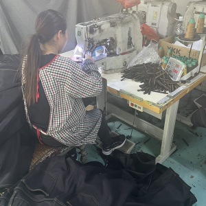 依坤牛仔制衣厂