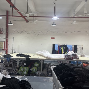 佛山鑫亿一辰服饰