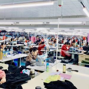 成都鹰宝服饰有限公司