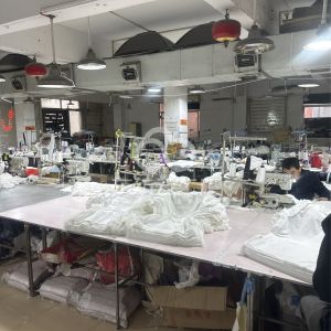 广州岚彩服装厂