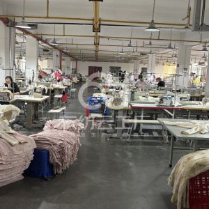 武汉轻空间服装有限公司