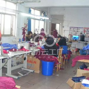 梦霞服装加工厂