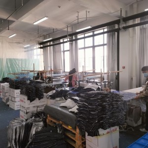 恒成时装（巨野）有限公司