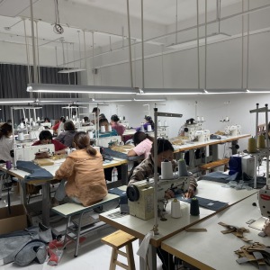 长阳春福服装厂