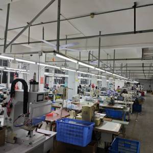 都昌县泓犇服饰有限公司