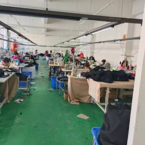 安徽安庆桐城市佳峰服饰有限公司