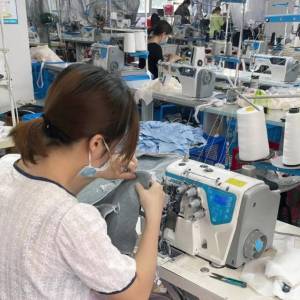 童童服装加工厂