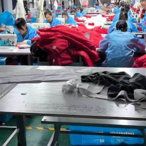 陕西聚霸西羽服饰有限公司