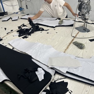 轻跃服饰工作室