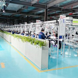 深圳龙岗四季服饰