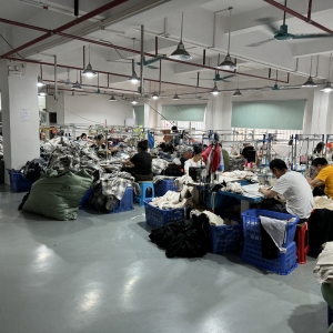 东莞市虎门何红波服装加工厂