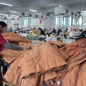 领葳服饰有限公司