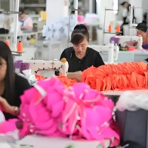 兴城市森多朵制衣厂