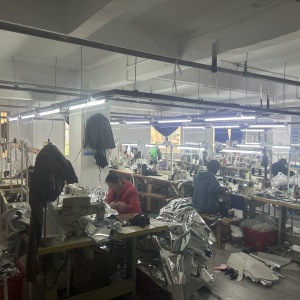 武汉市江夏区万圣服装厂