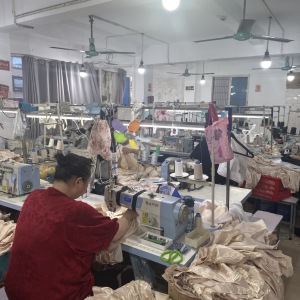 广州艾卡制衣厂