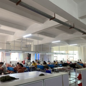 东莞市鑫莲服饰有限公司