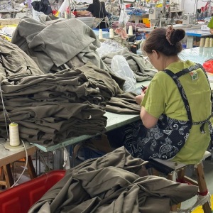 成都巨也服装厂