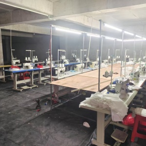 那坡县城厢镇东凤超市制衣