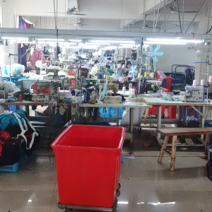 南昌铖卓制衣有限公司