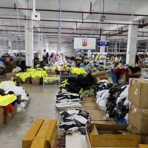 金冠制衣有限公司