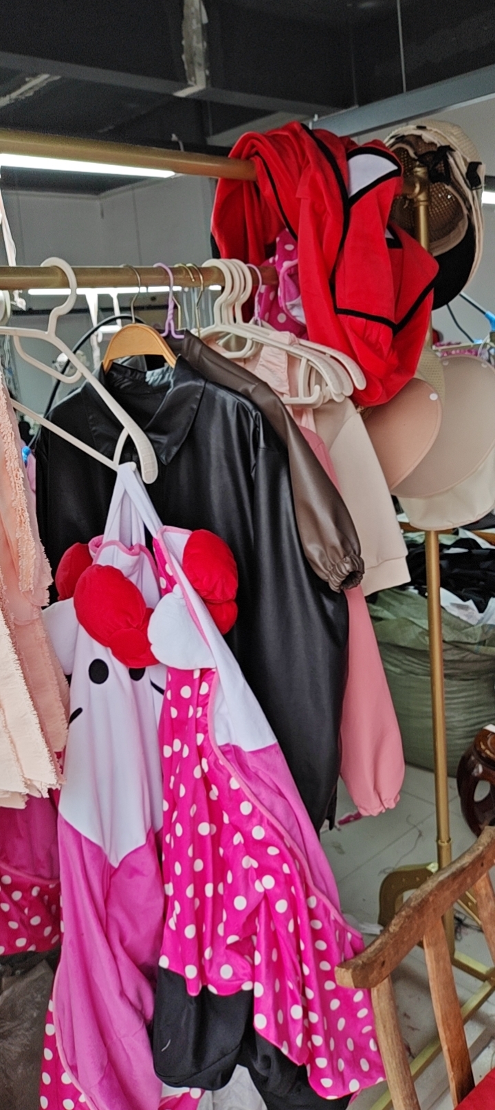 河南汝千绣制衣厂