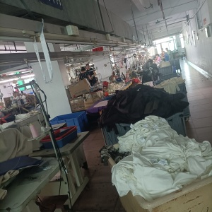 华贸服装有限公司