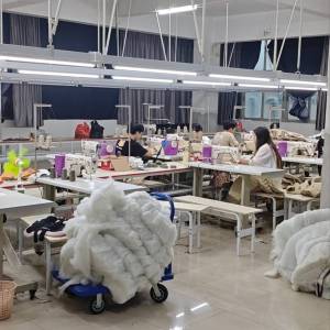 益启云服装有限公司