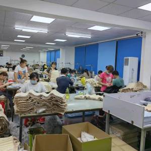 佛山市纤赢服饰有限公司