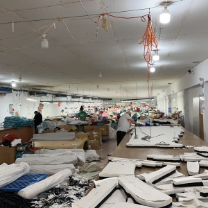 沈阳辽中斯诺服装制造有限公司