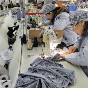 昆山雅雅时装有限公司